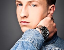 MAXIMILIAN HE.