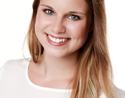 NADINE ZI.