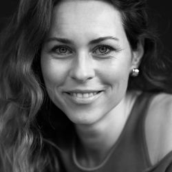 DANIELA S.