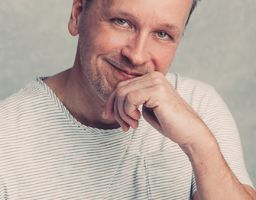 MARC RI.