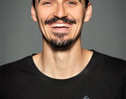 MAX H.