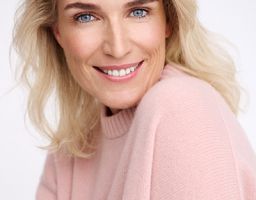 ANNETTE R.