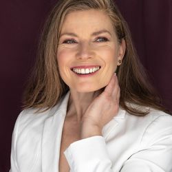 SUSANNE R.